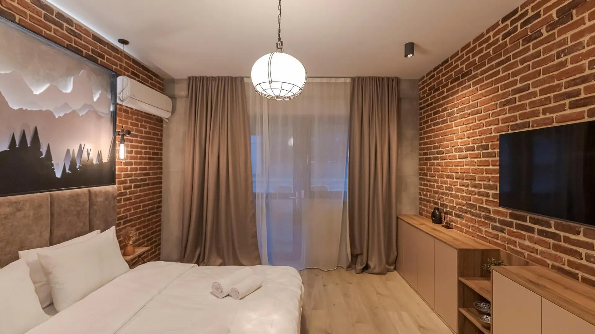 Ferienwohnung The Old Town Industrial Vault - A Fusion Of Past & Present Bukarest Apartment