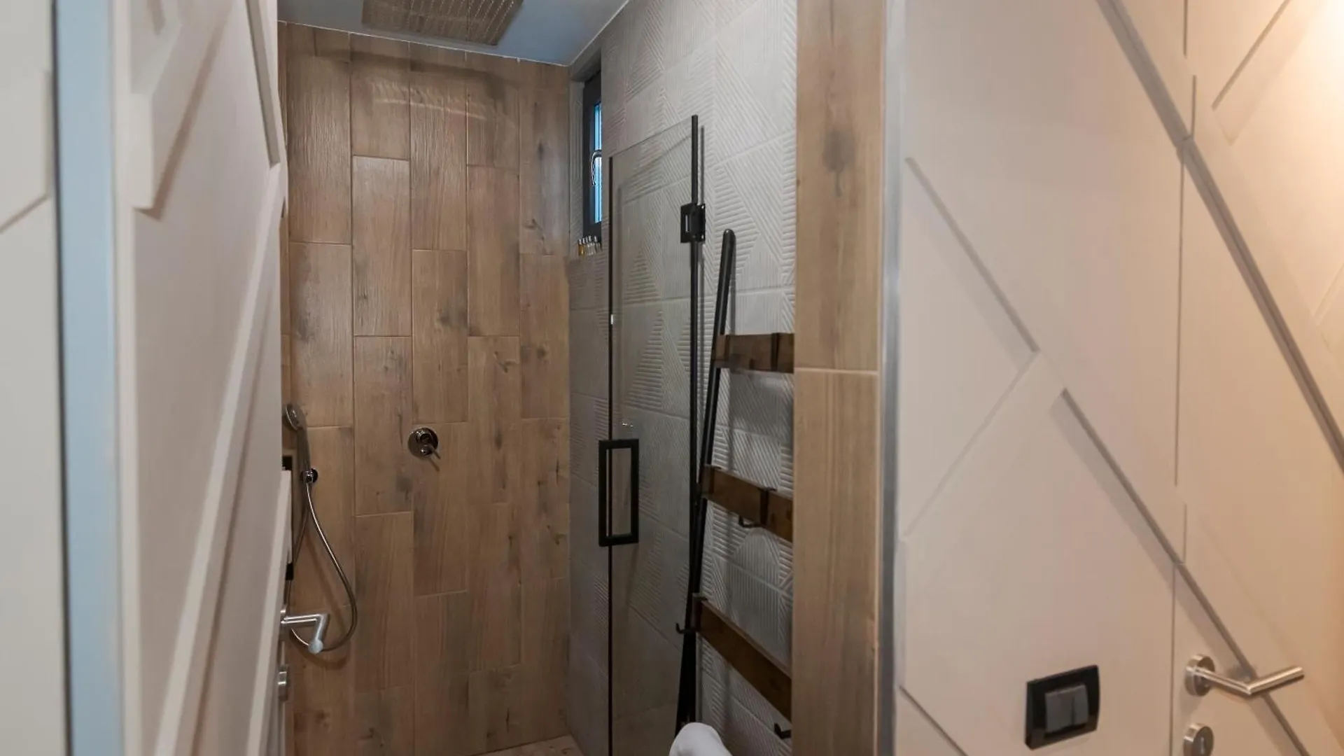 Ferienwohnung The Old Town Industrial Vault - A Fusion Of Past & Present Bukarest Apartment