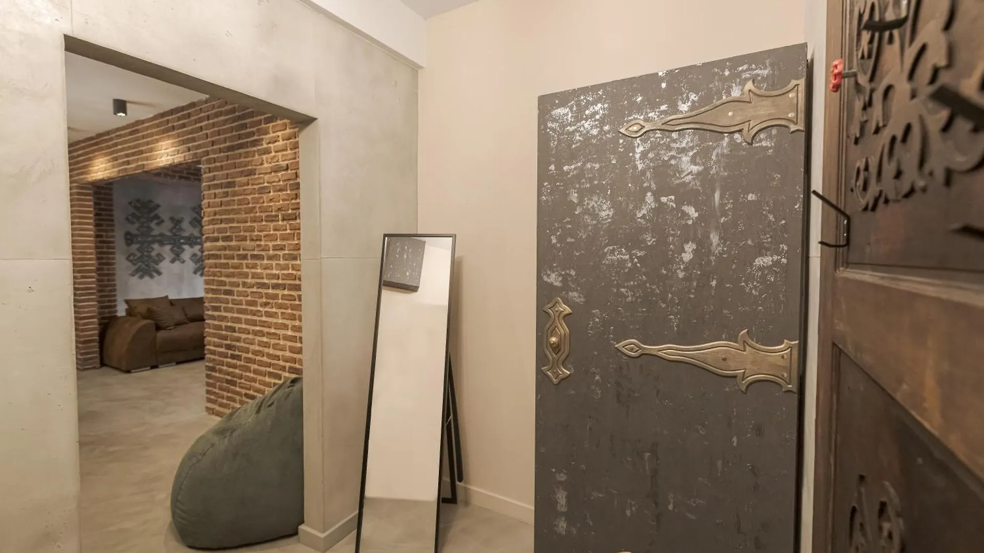 Apartment Ferienwohnung The Old Town Industrial Vault - A Fusion Of Past & Present Bukarest