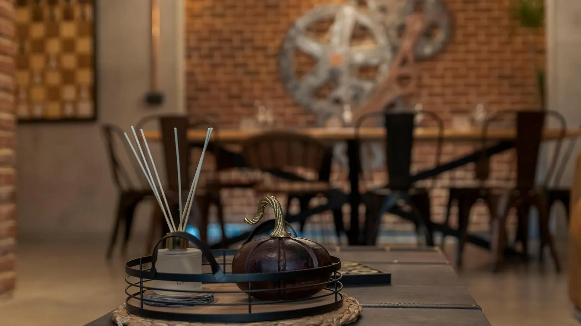 Ferienwohnung The Old Town Industrial Vault - A Fusion Of Past & Present Bukarest Apartment