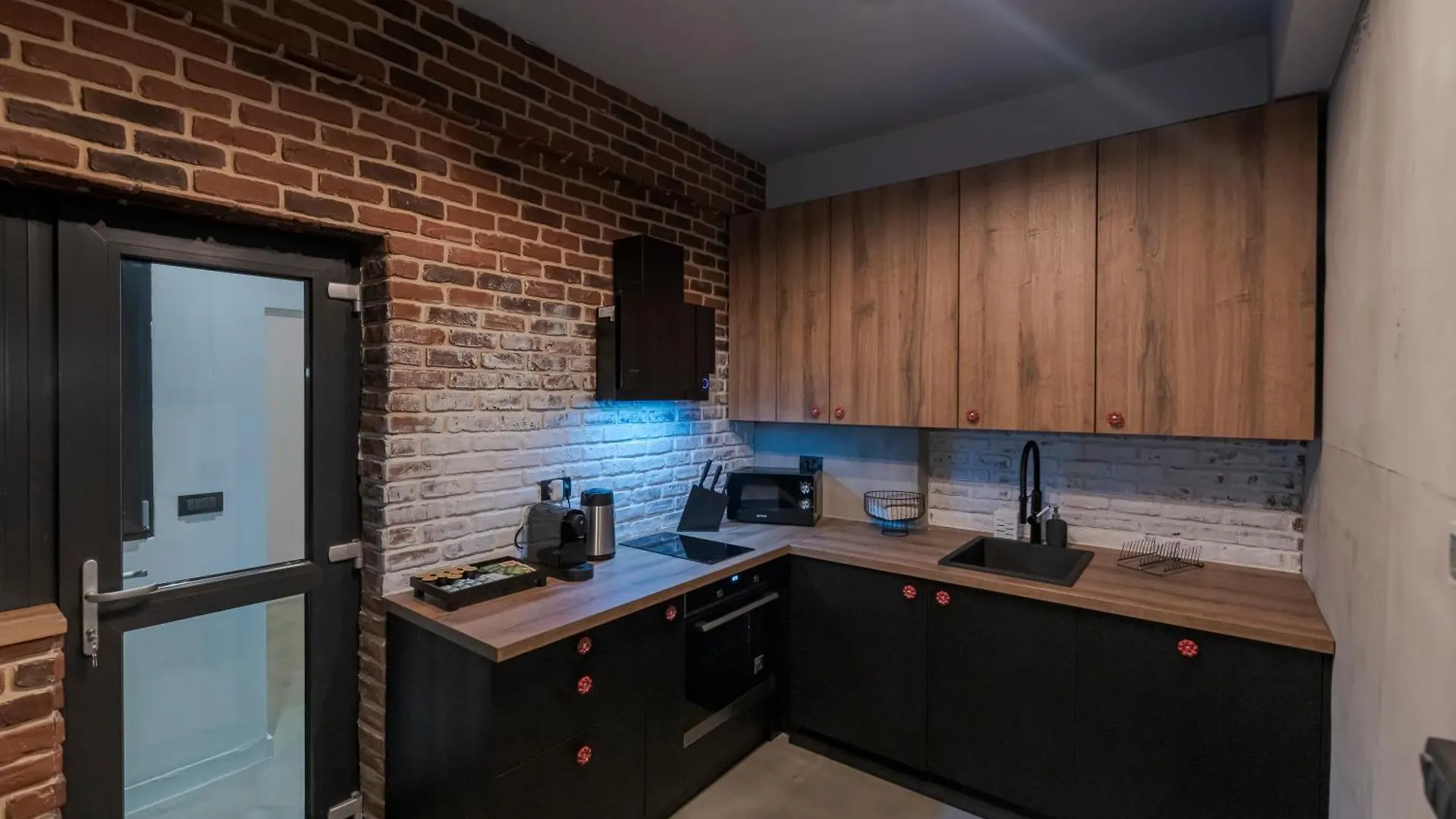 The Old Town Industrial Vault - A Fusion Of Past & Present Appartement Boekarest