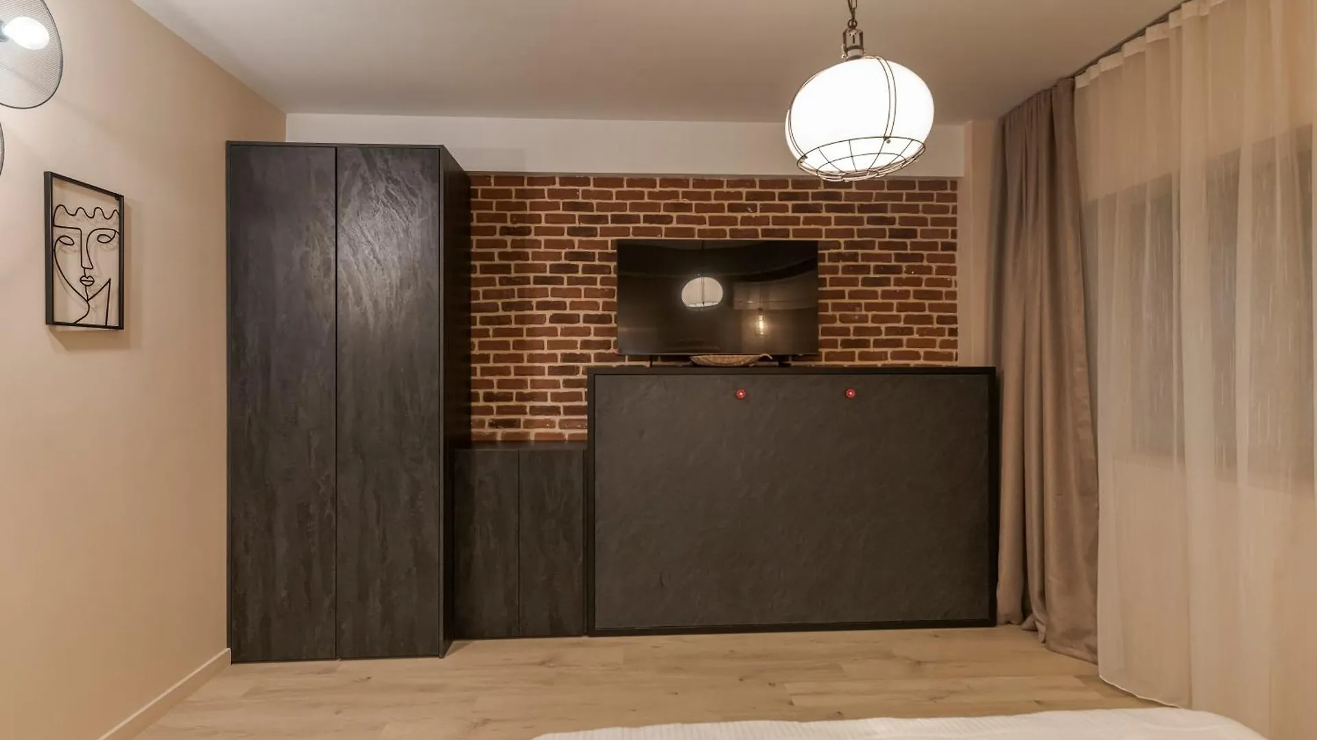 The Old Town Industrial Vault - A Fusion Of Past & Present Appartement Boekarest 0*,  Roemenië