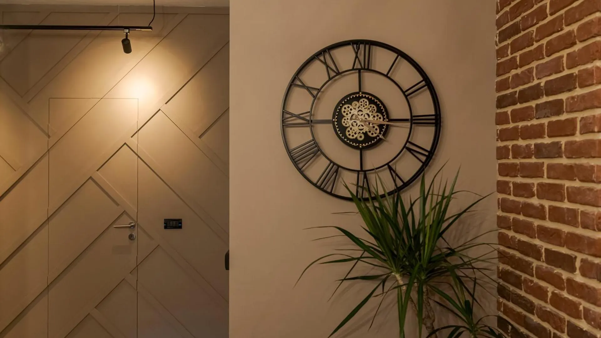 The Old Town Industrial Vault - A Fusion Of Past & Present Appartement Boekarest