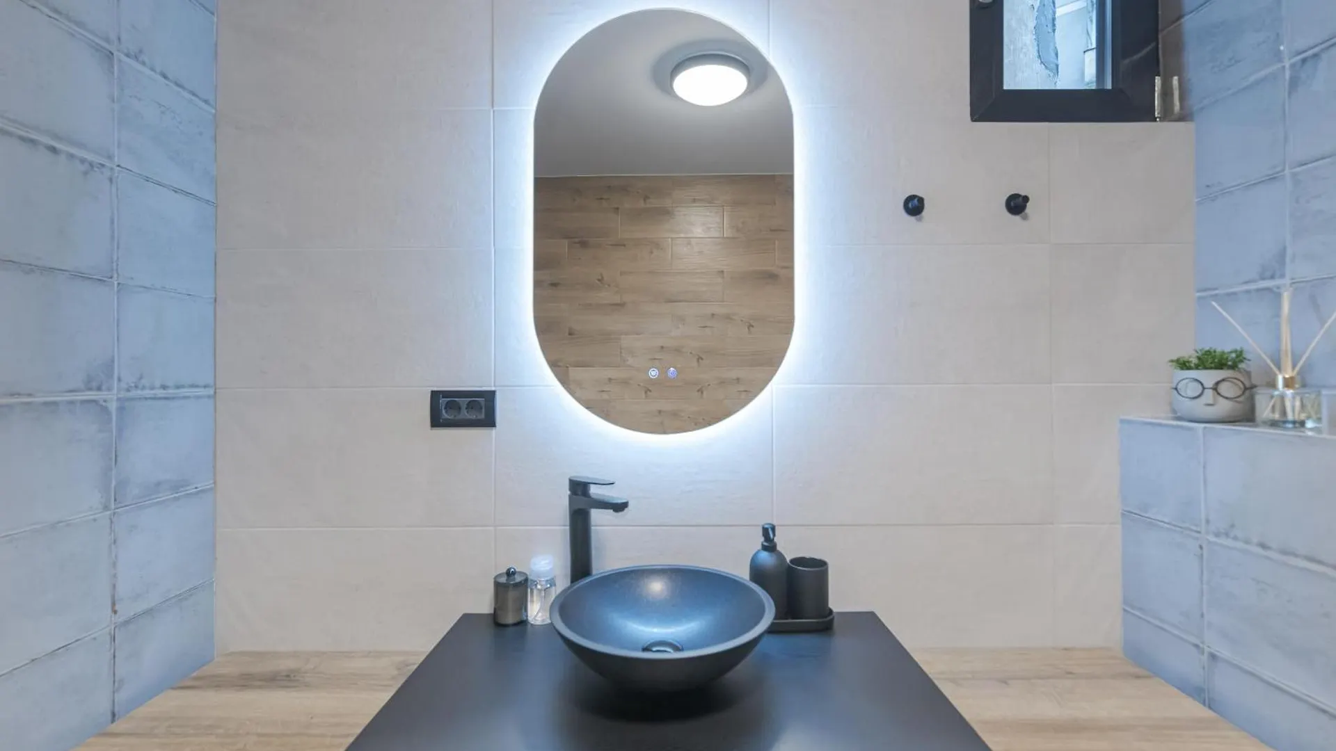 The Old Town Industrial Vault - A Fusion Of Past & Present Appartement Boekarest 0*,