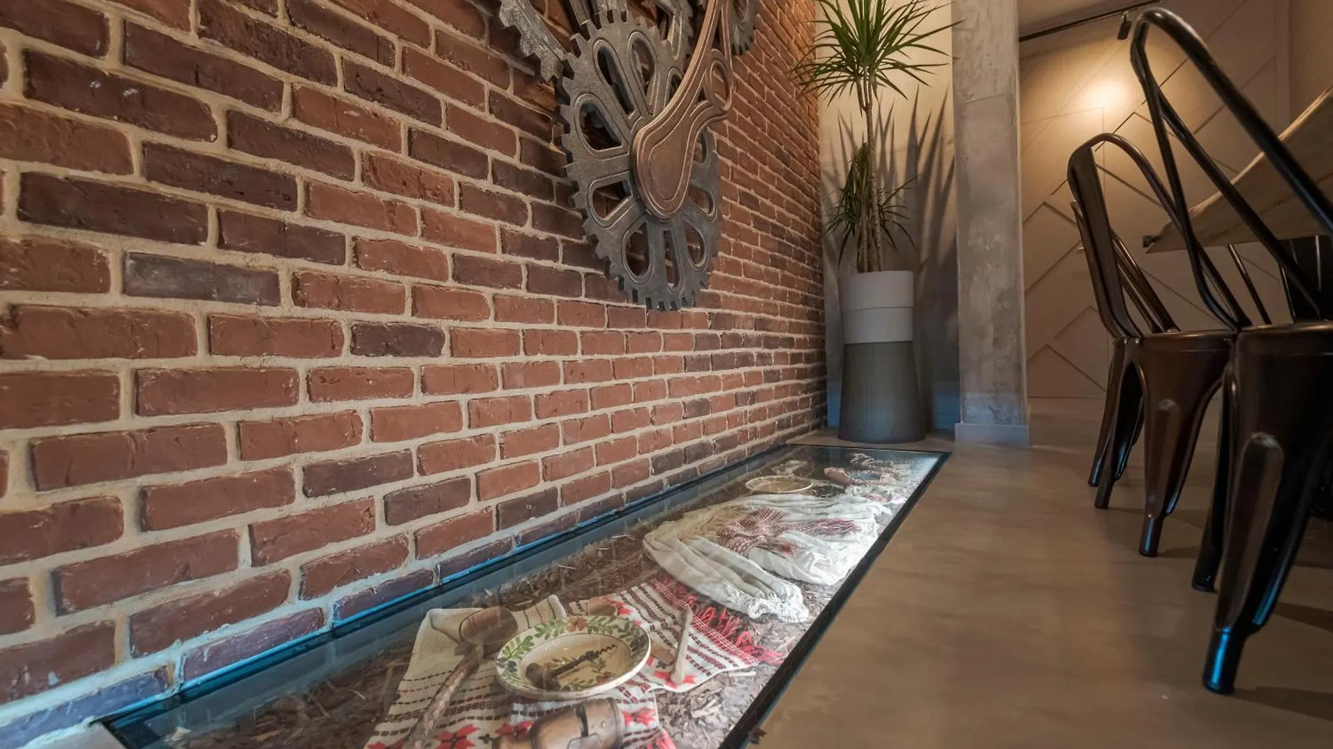 The Old Town Industrial Vault - A Fusion Of Past & Present Appartement Boekarest 0*,