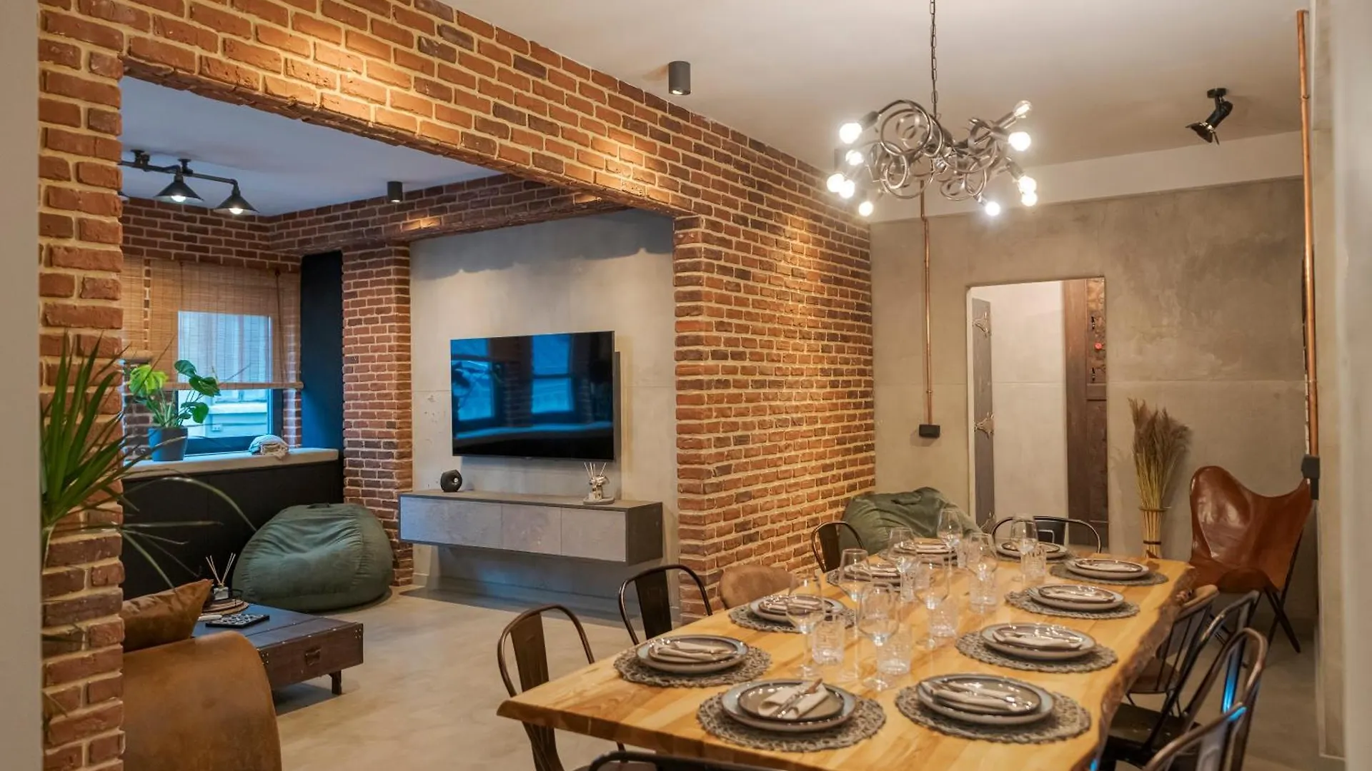 The Old Town Industrial Vault - A Fusion Of Past & Present Appartement Boekarest